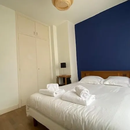 Апартаменты Charming 44m Near Downtown