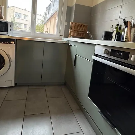 Charming 44m Near Downtown 凯恩