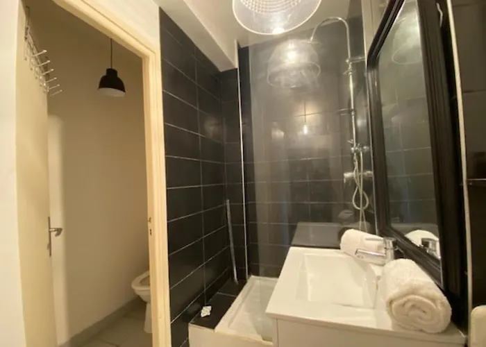 公寓 Charming 44m Near Downtown